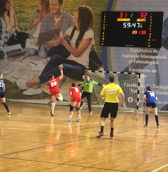 Handbalistele de la CSU eliminate din Cupă după lovituri de departajare